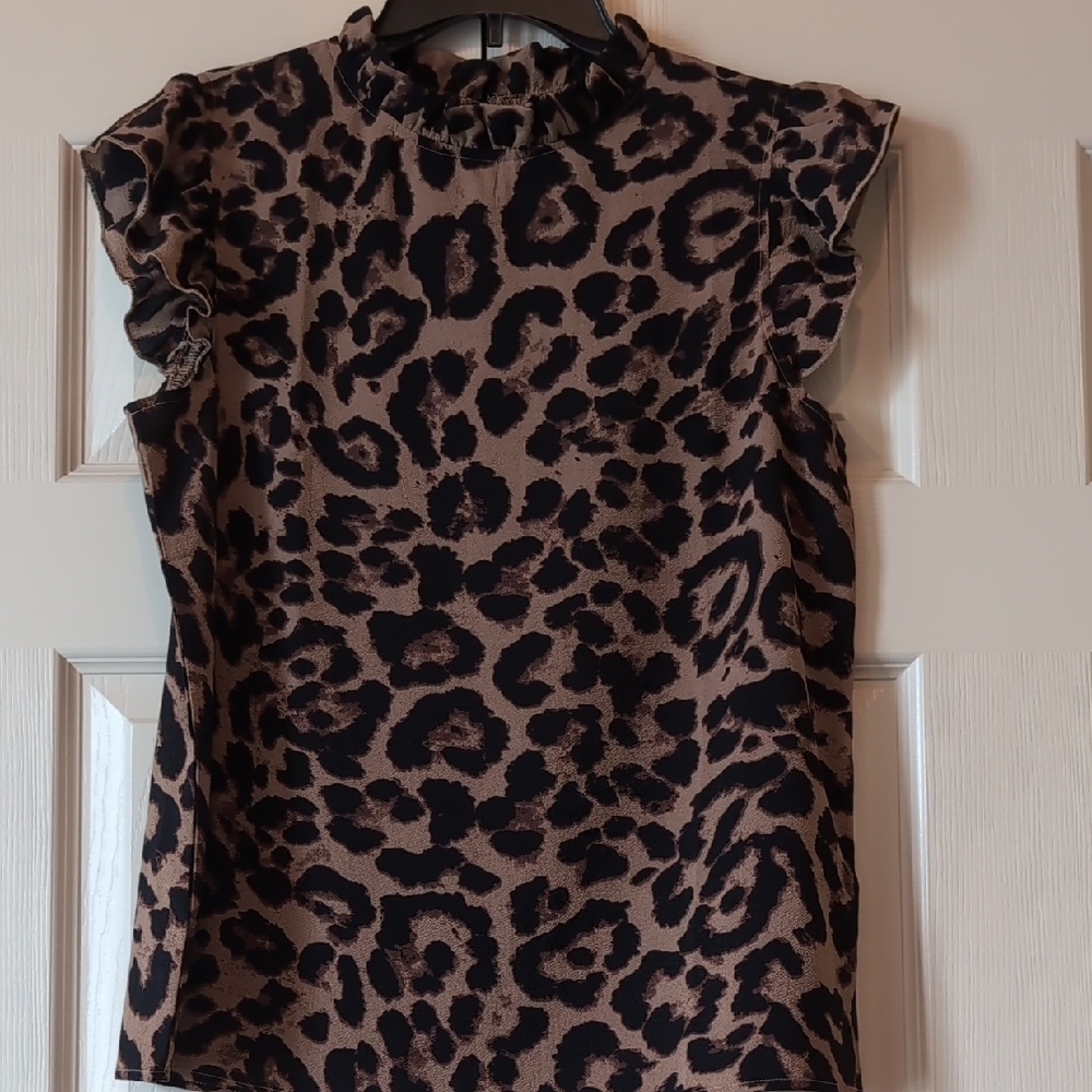 Leopard Print Ruffle Sleeve Top